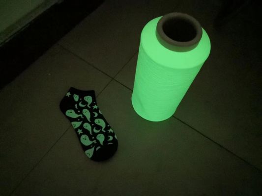 Benang Rajut Menyala Dalam Bordir Gelap Benang Rajut Poliester Benang tenun bercahaya