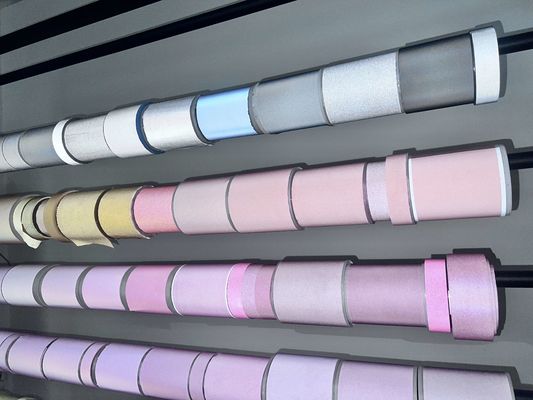 Warna abu-abu benang reflektif tinggi lembut reflektif benang jahitan reflektif benang bordir